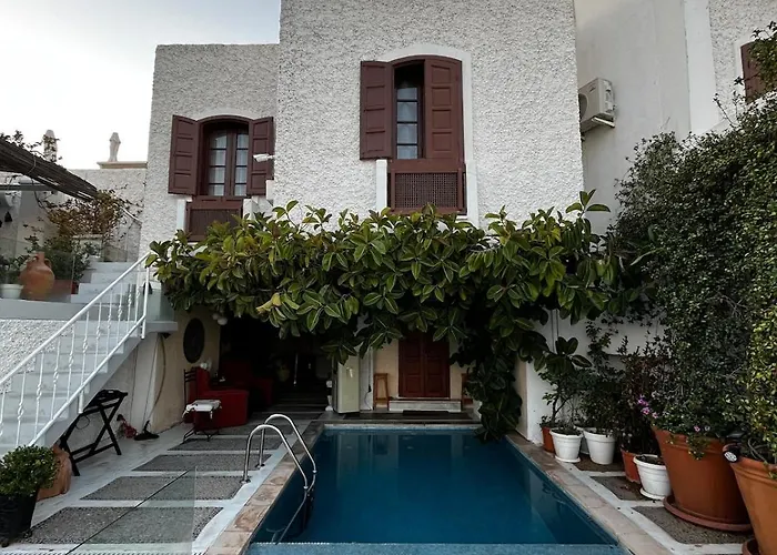 Апартаменты Castle81homes White , Sea View House
