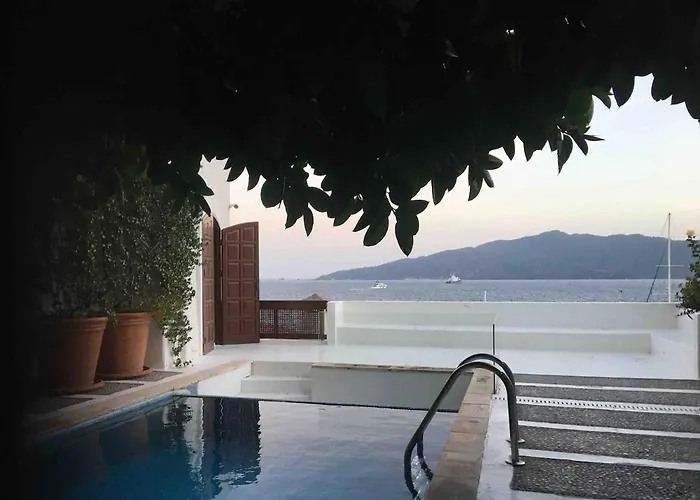 Апартаменты Castle81homes White , Sea View House *