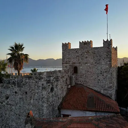 Castle81homes White , Sea View House * مرمريس