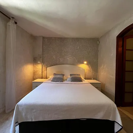 Castle81homes White , Sea View House Apartmán *