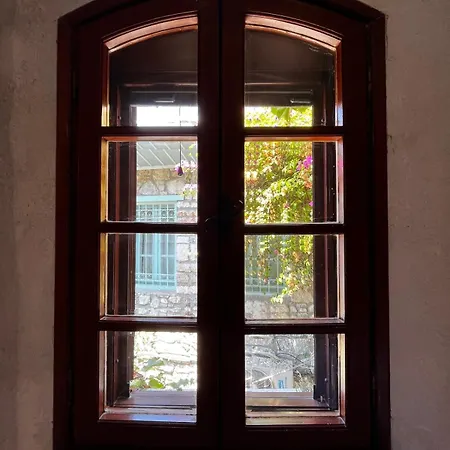 Castle81homes White , Sea View House * Μαρμαρίς