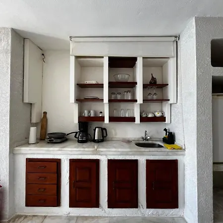 Apartment Castle81homes White , Sea View House *