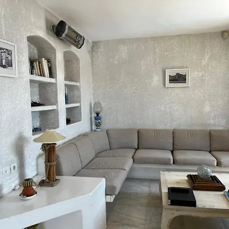 Apartment Castle81homes White , Sea View House *